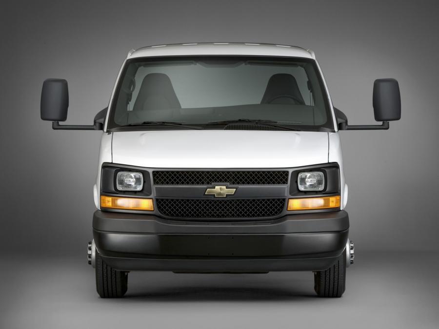  Chevrolet Express 4500 Cutaway 2008 года  (фото 8 из 10)